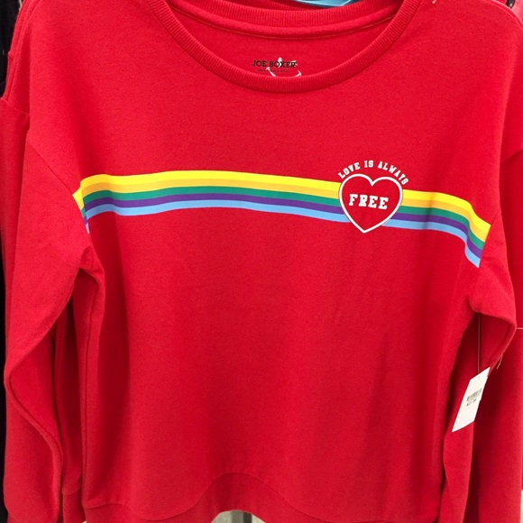 Love is always Free sweaters ❤️❤️❤️ - Picture 2 of 2